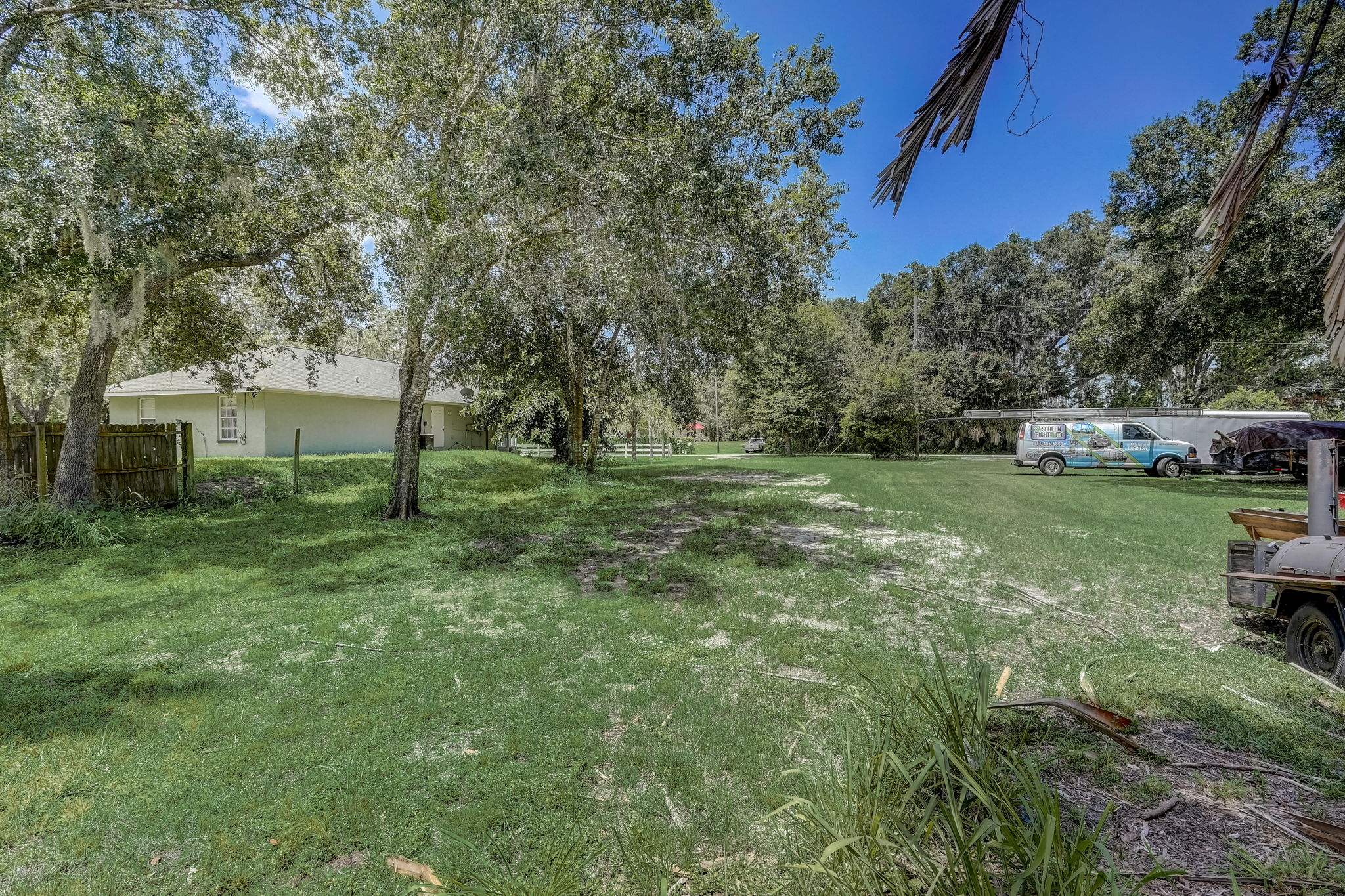 119th Ave E-004
