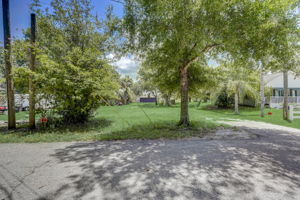 119th Ave E-009