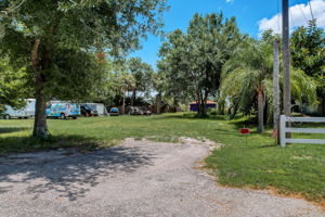 119th Ave E-011
