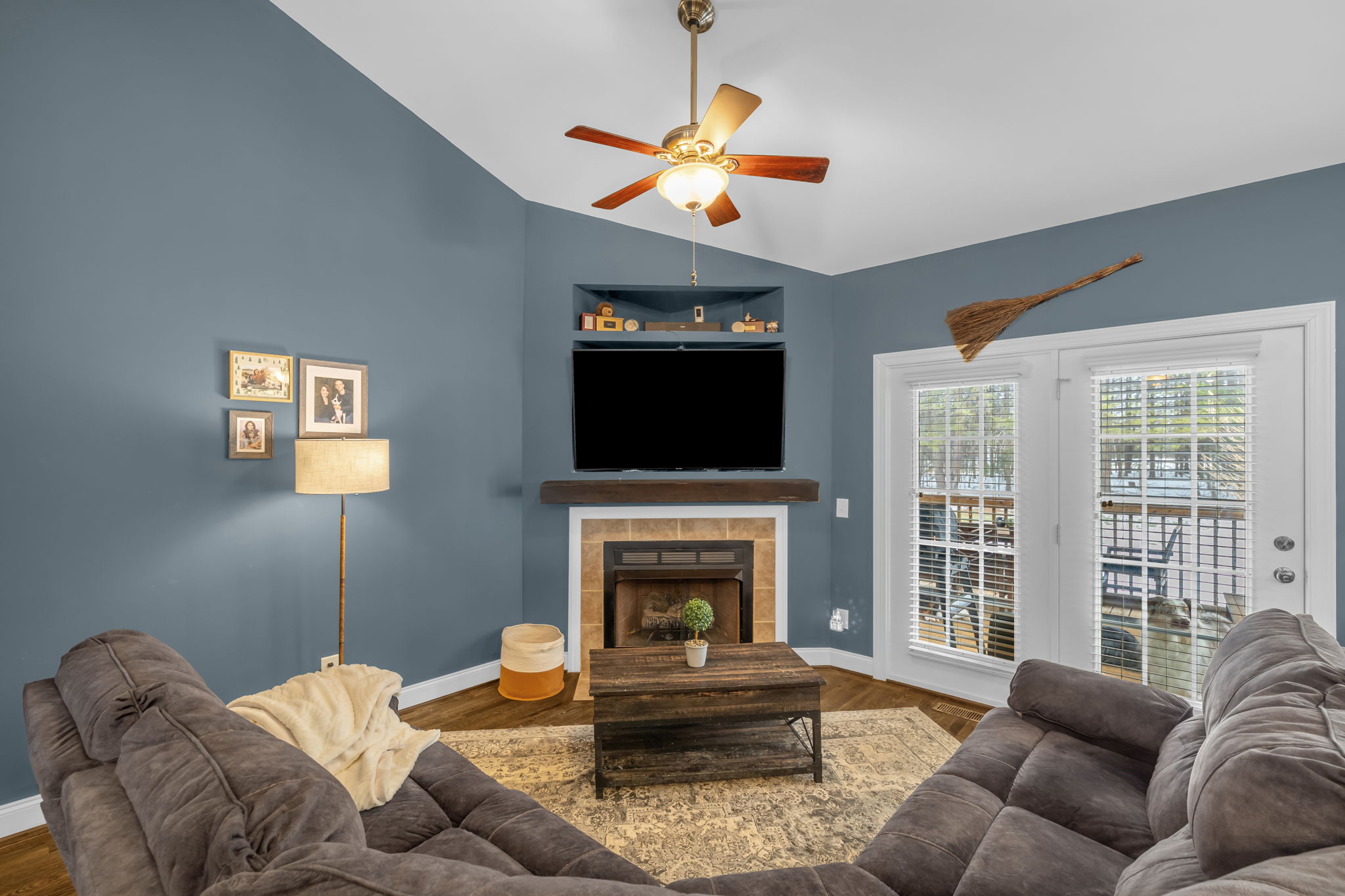 8108 Middleland Dr-14