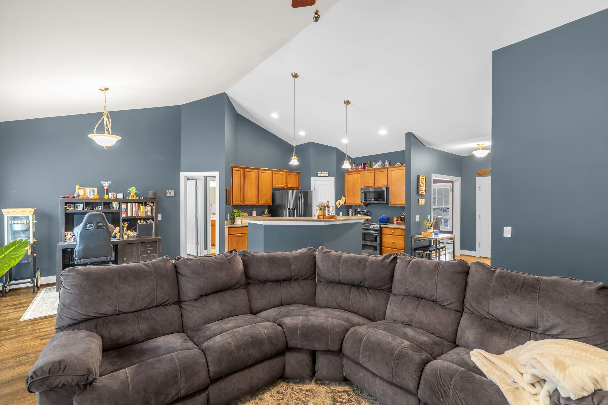 8108 Middleland Dr-16