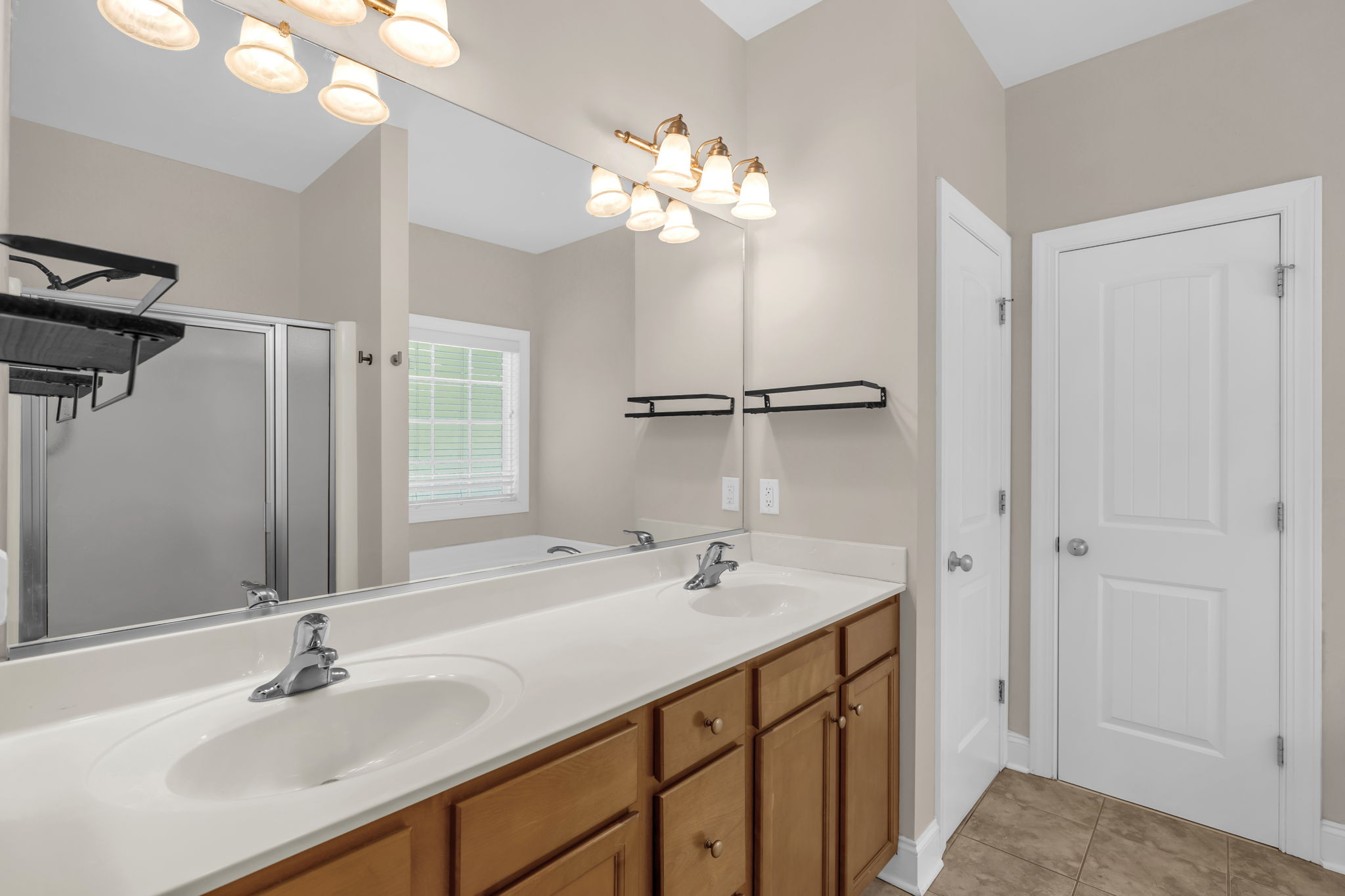 8108 Middleland Dr-20
