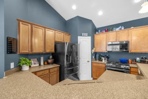 8108 Middleland Dr-11
