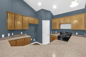 8108 Middleland Dr-14