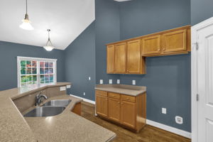 8108 Middleland Dr-16