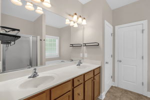 8108 Middleland Dr-20