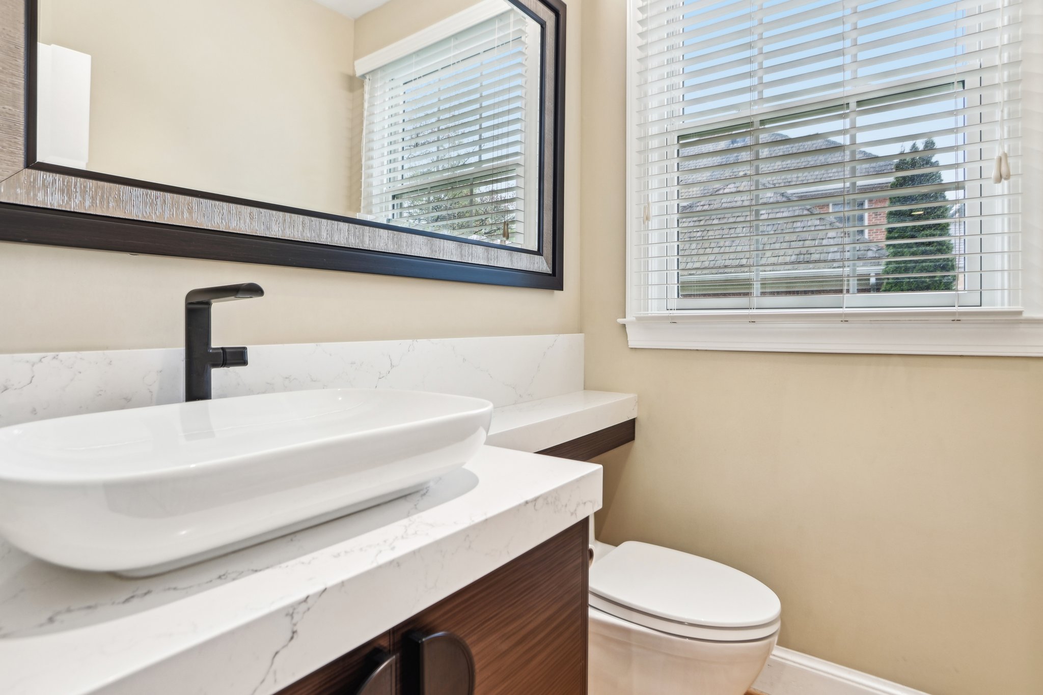 Autumn Gate Ln-04042025-029.jpg