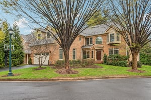 Autumn Gate Ln-04042025-002.jpg