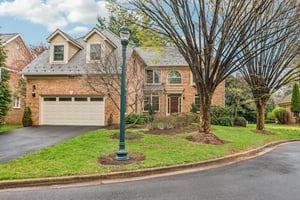 Autumn Gate Ln-04042025-003.jpg