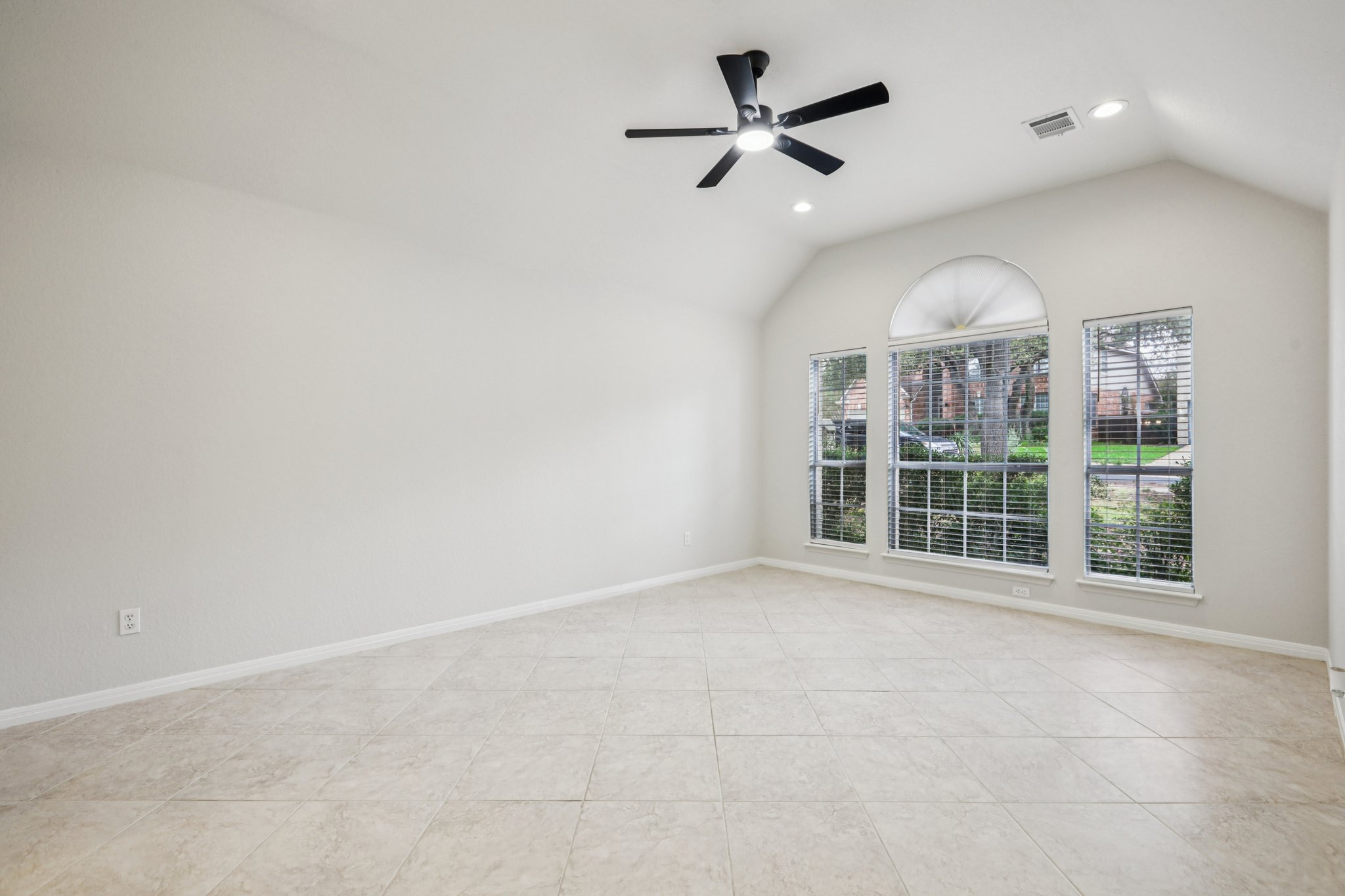 Isaac Pryor Dr-S2710-010.jpg