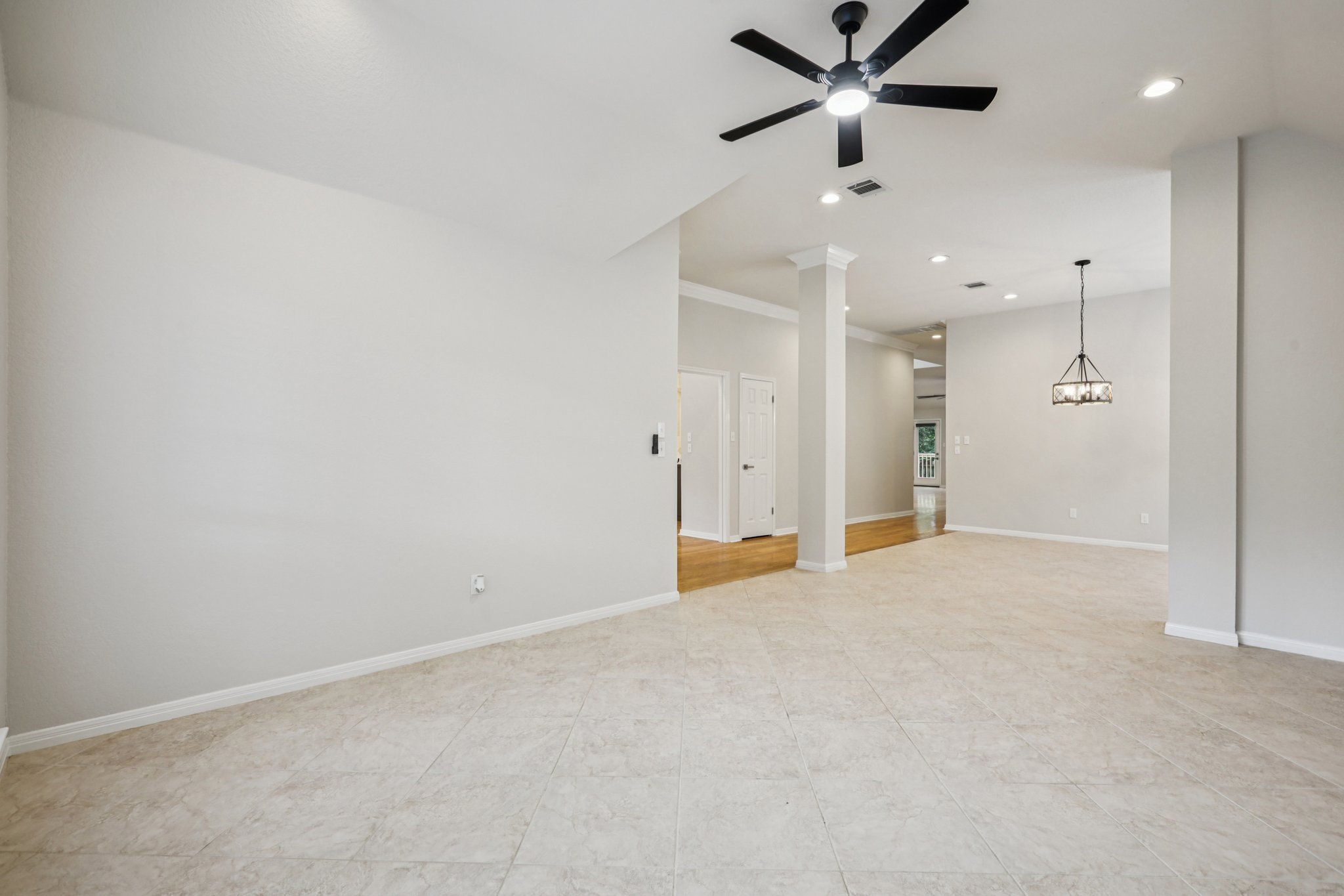 Isaac Pryor Dr-S2710-011.jpg