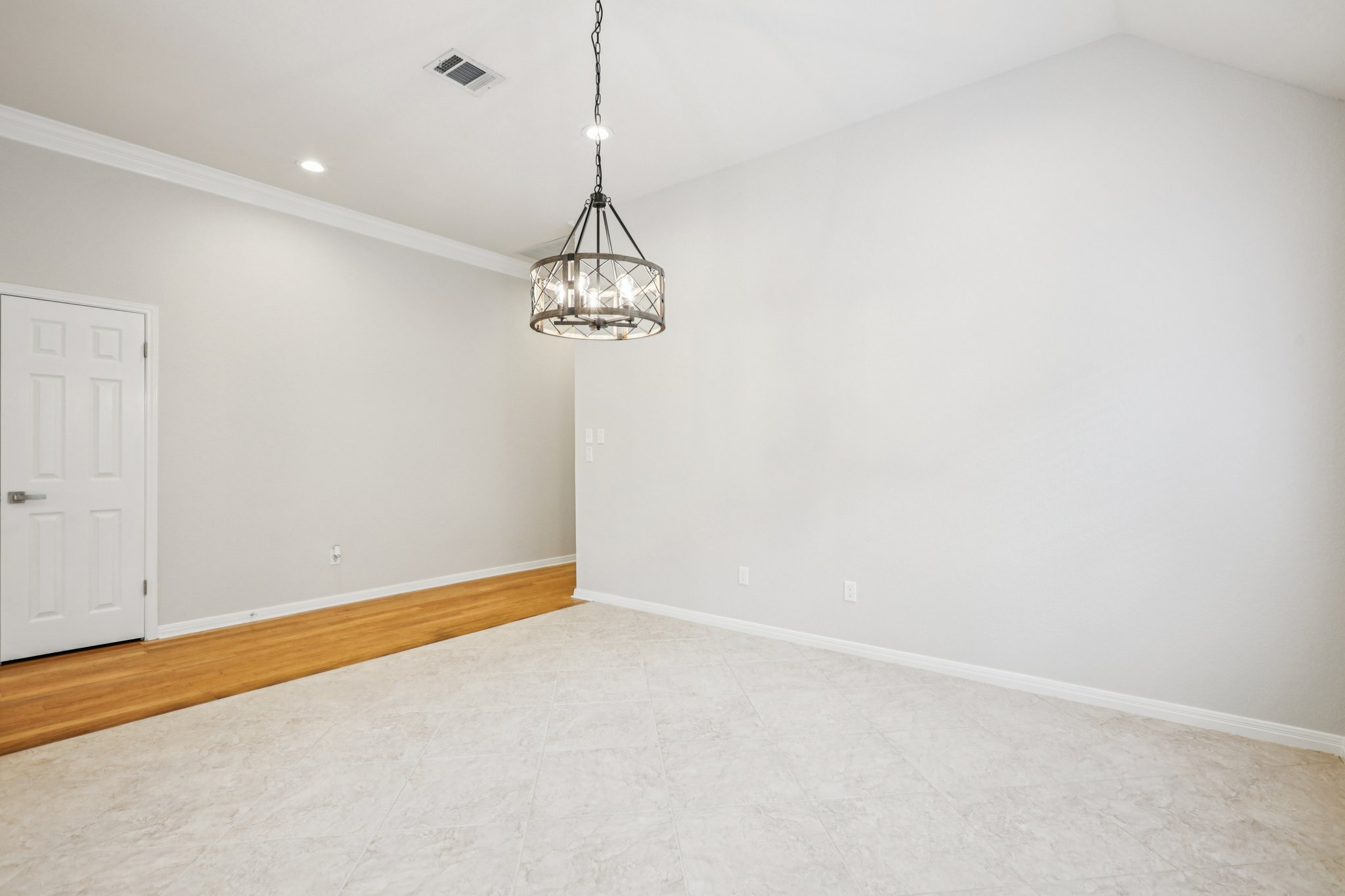 Isaac Pryor Dr-S2710-014.jpg