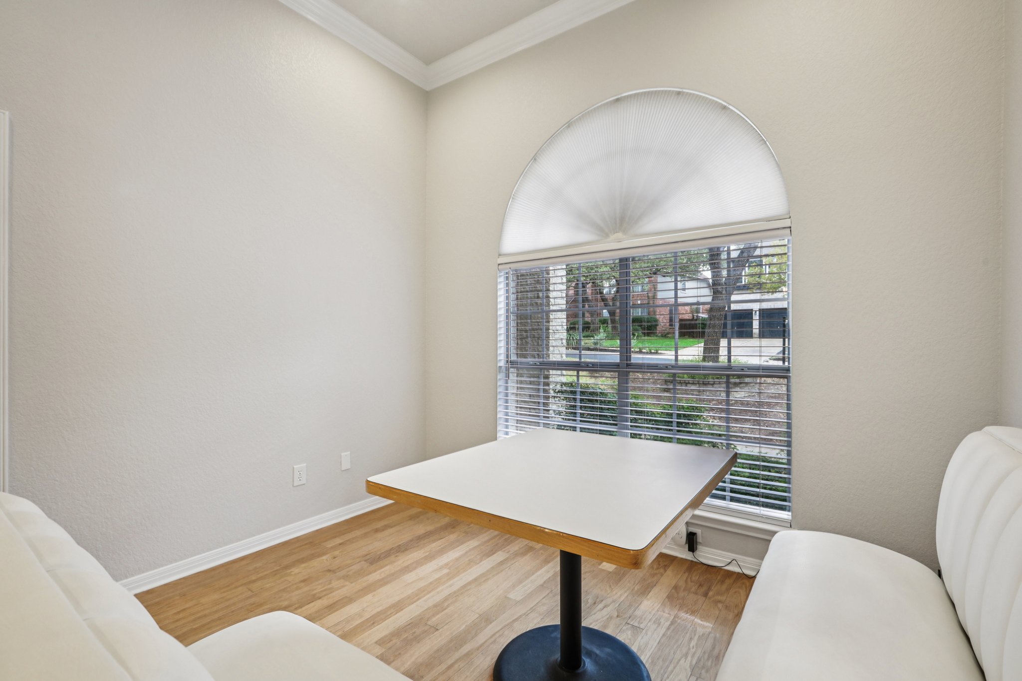 Isaac Pryor Dr-S2710-020.jpg