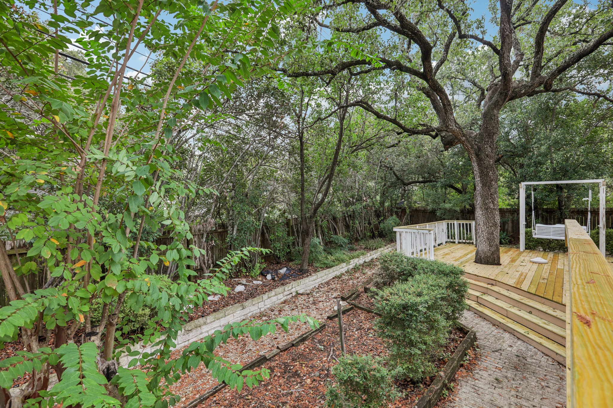 Isaac Pryor Dr-S2710-064.jpg