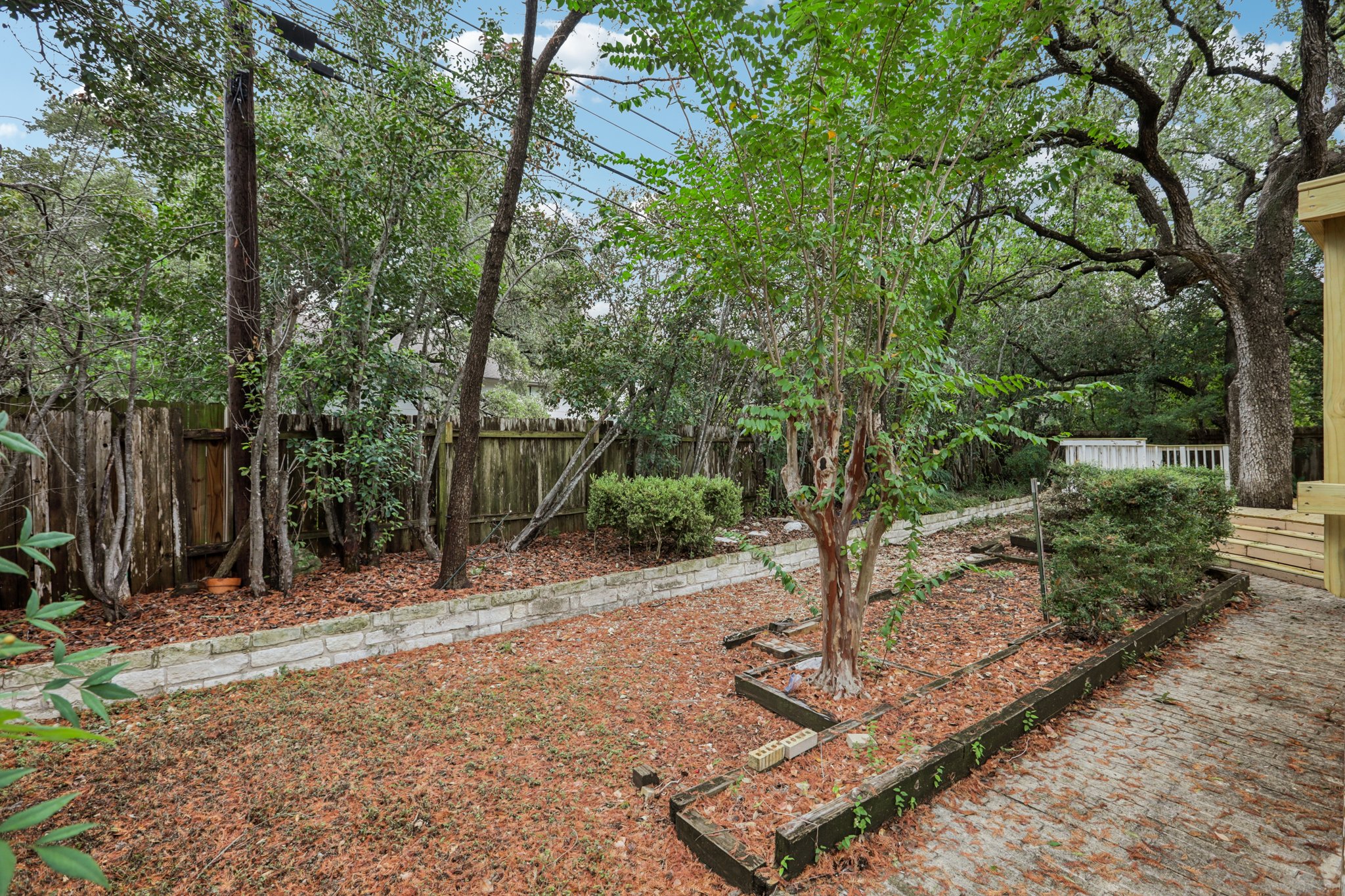 Isaac Pryor Dr-S2710-069.jpg