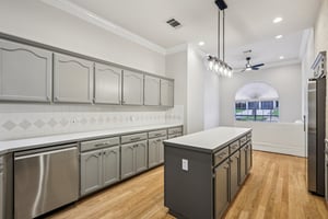 Isaac Pryor Dr-S2710-023.jpg