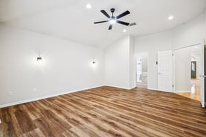 Isaac Pryor Dr-S2710-038.jpg