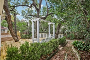 Isaac Pryor Dr-S2710-070.jpg