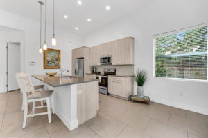 Breakfast Bar - Kitchen 2