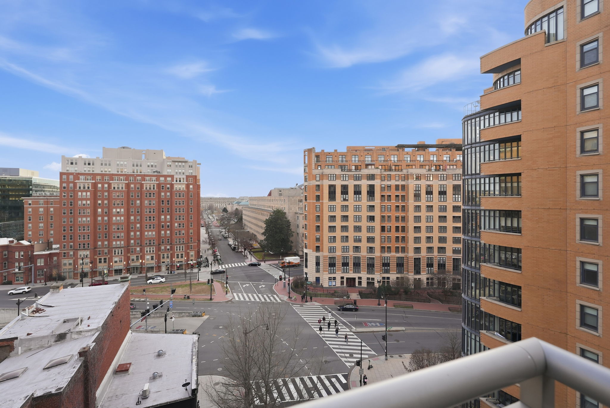 Prime Views of Capitol Area & Mount Vernon Triangle