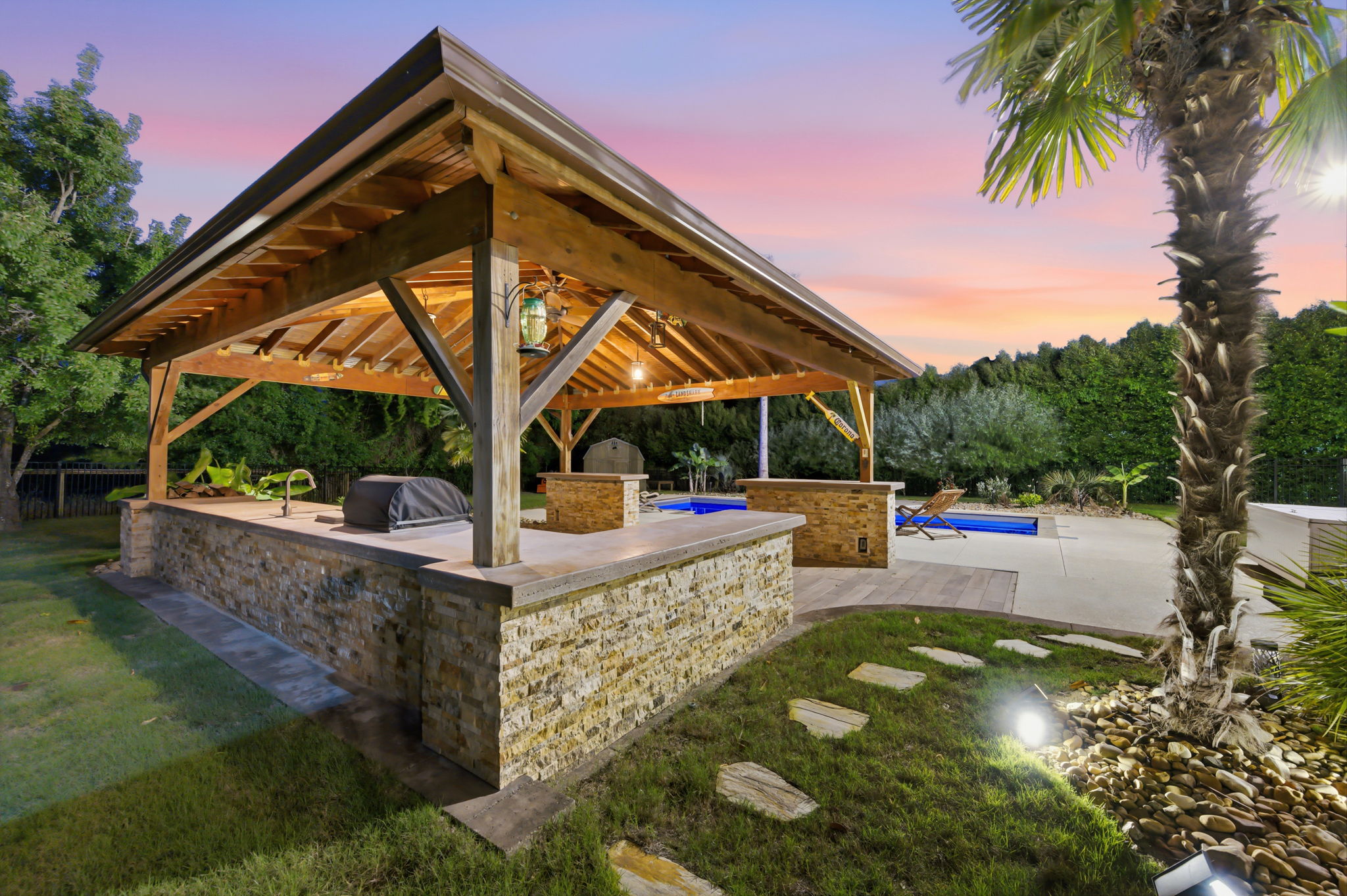 Outdoor Kitchen