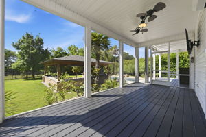 Screened-in Porch