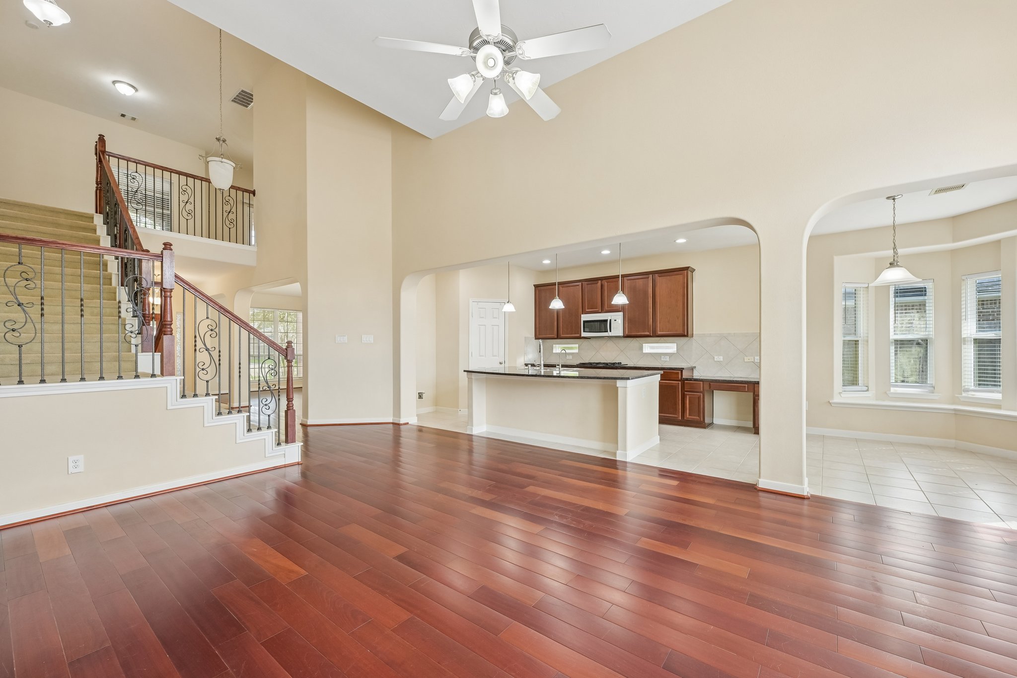 Arlington Pointe Dr-S1308-011.jpg