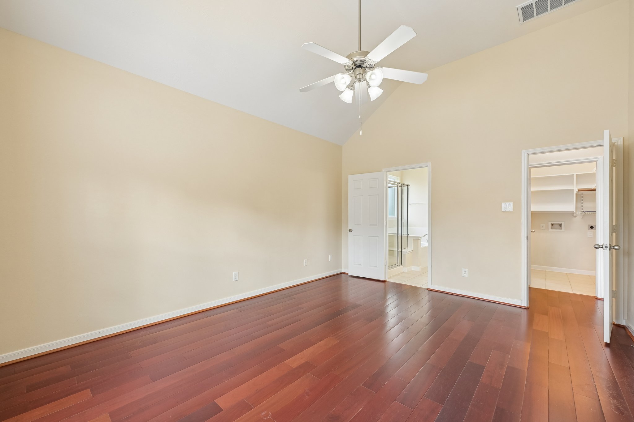 Arlington Pointe Dr-S1308-027.jpg