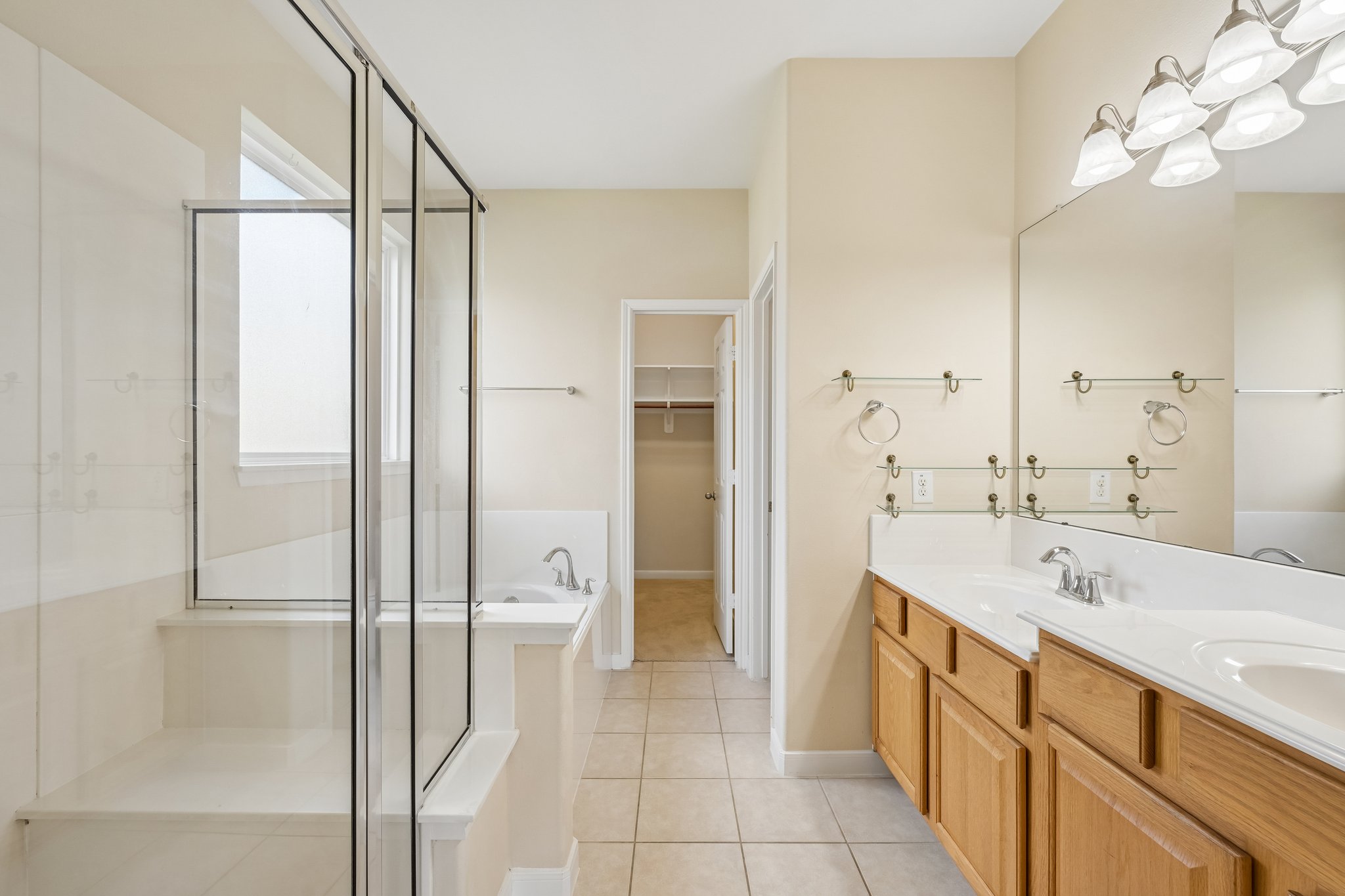 Arlington Pointe Dr-S1308-030.jpg