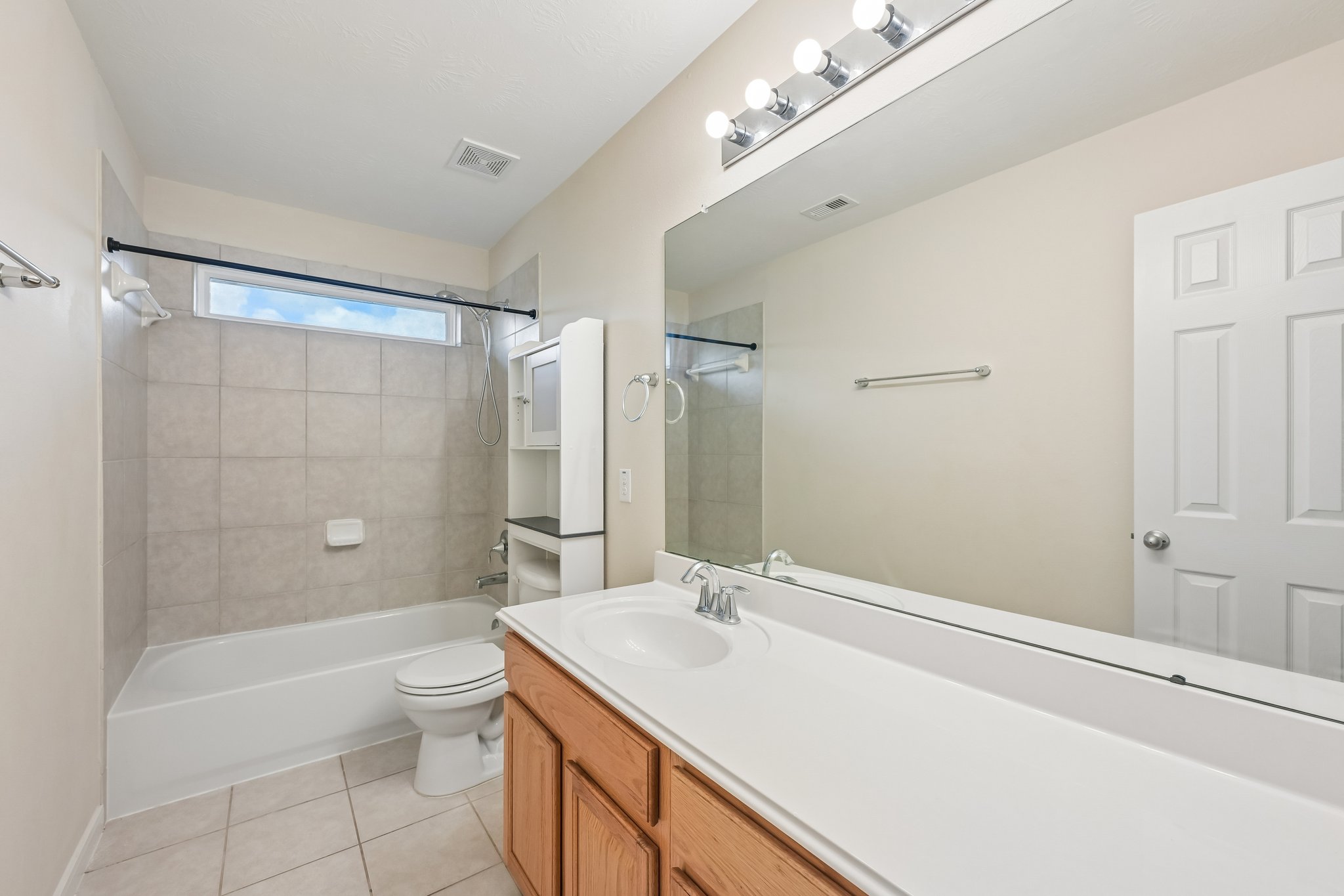 Arlington Pointe Dr-S1308-035.jpg
