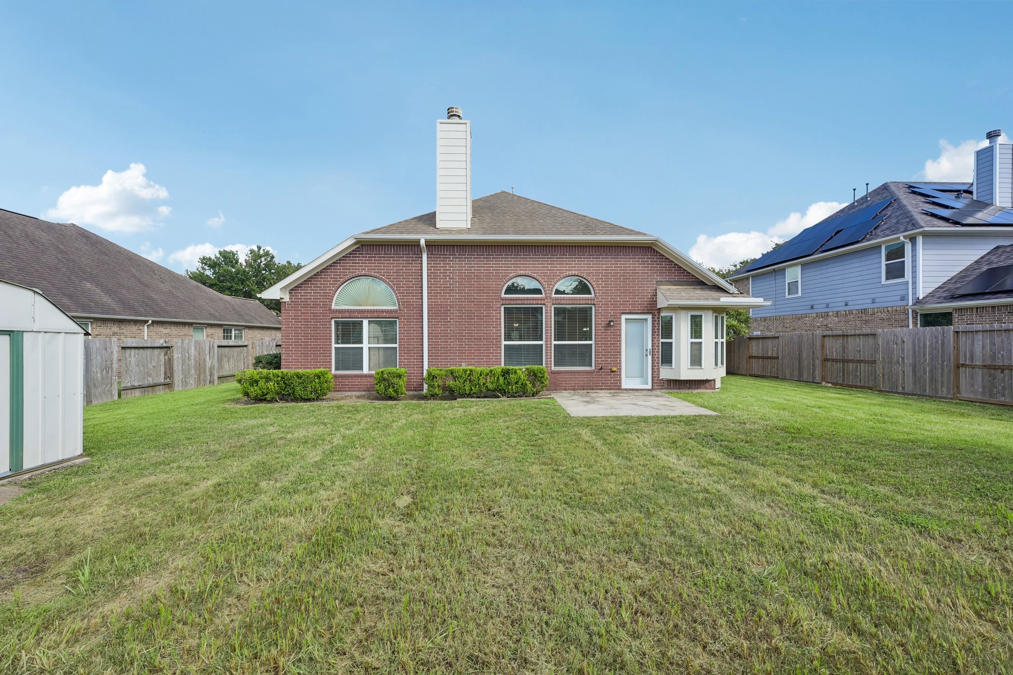 Arlington Pointe Dr-S1308-042.jpg