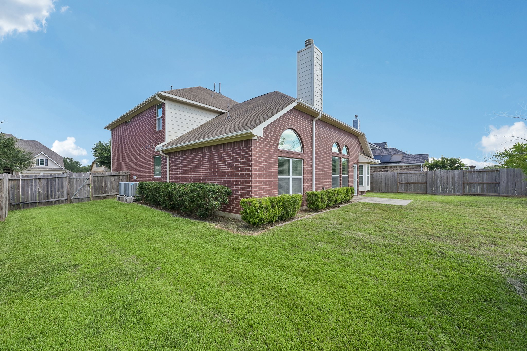 Arlington Pointe Dr-S1308-044.jpg