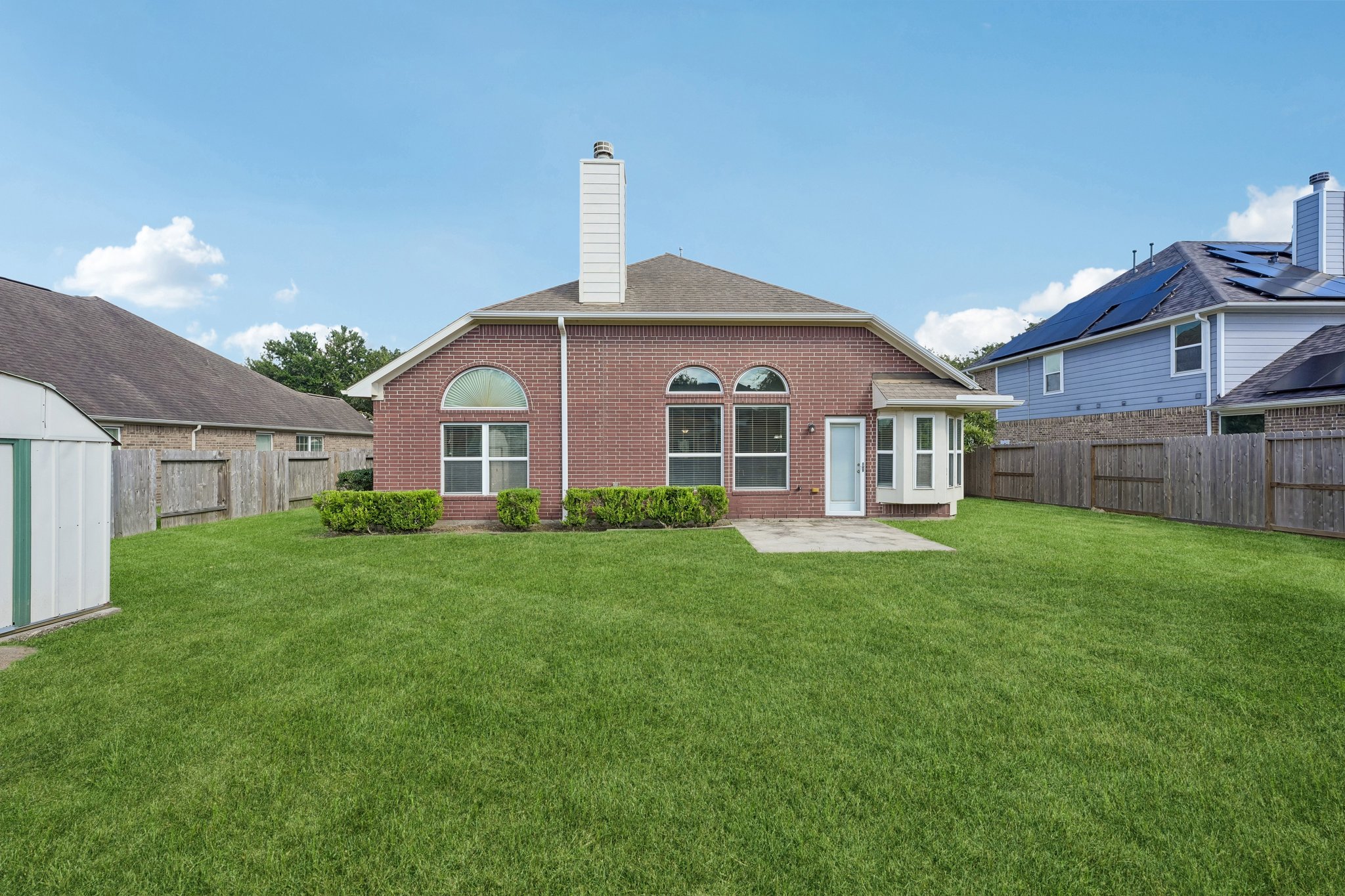 Arlington Pointe Dr-S1308-063.jpg