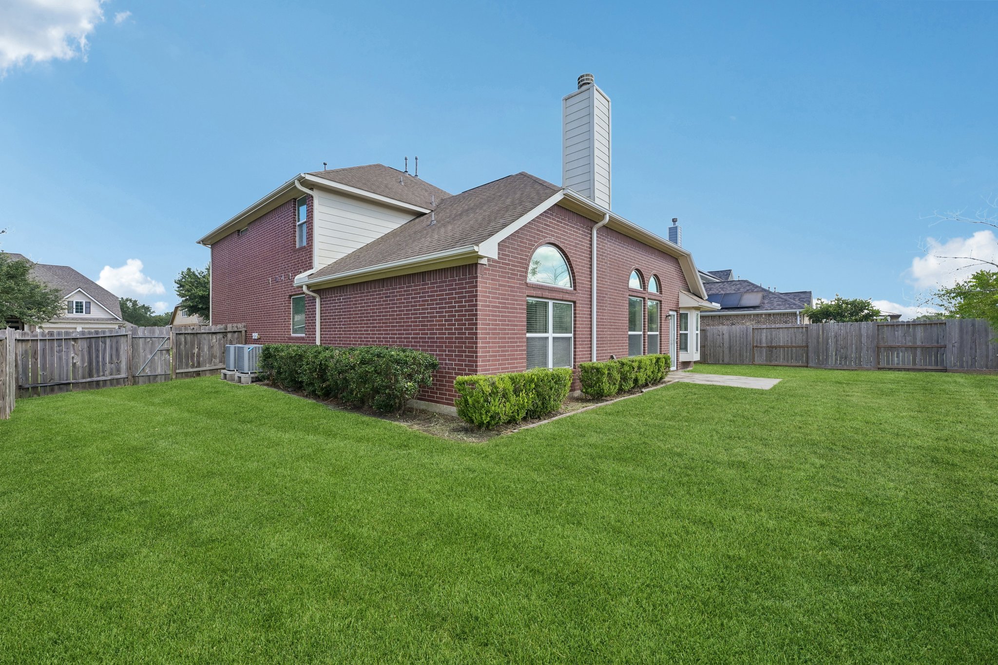 Arlington Pointe Dr-S1308-064.jpg