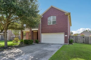 Arlington Pointe Dr-S1308-001.jpg