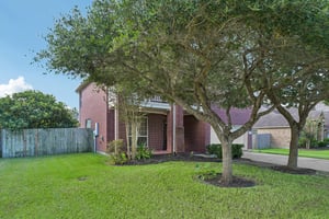 Arlington Pointe Dr-S1308-004.jpg