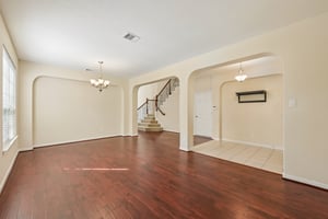 Arlington Pointe Dr-S1308-006.jpg