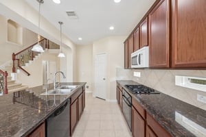 Arlington Pointe Dr-S1308-020.jpg