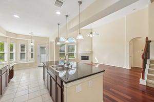 Arlington Pointe Dr-S1308-022.jpg