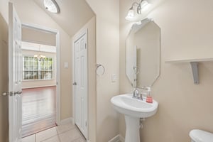 Arlington Pointe Dr-S1308-023.jpg