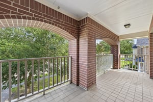 Arlington Pointe Dr-S1308-045.jpg