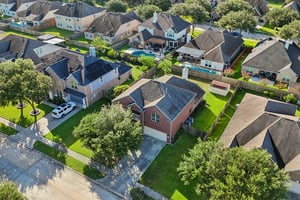 Arlington Pointe Dr-S1308-050.jpg