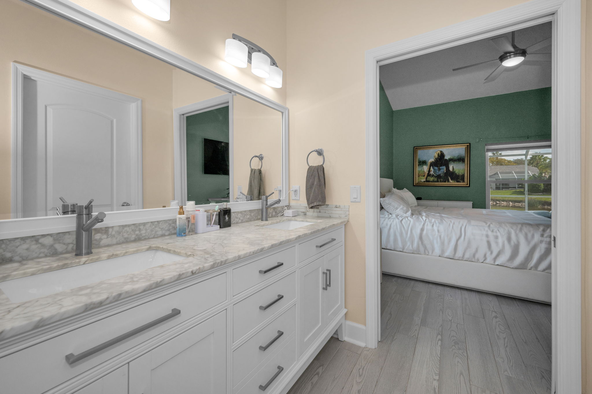 Master Bathroom1d