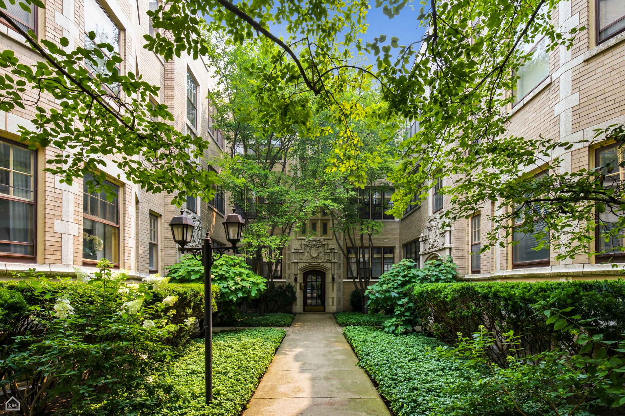 Exceptional east Evanston location! Close walk to beach, parks, Metra and Purple Line