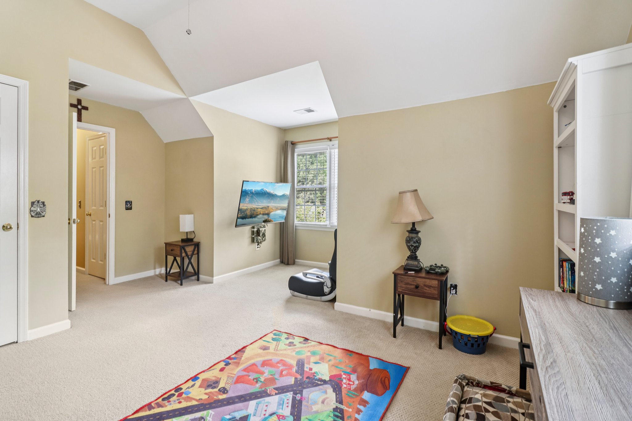 Millvale Pl-S0108-033.jpg