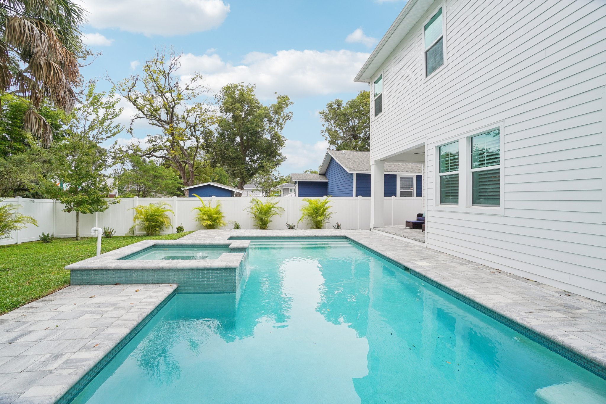 W Coral St-S0711-052.jpg