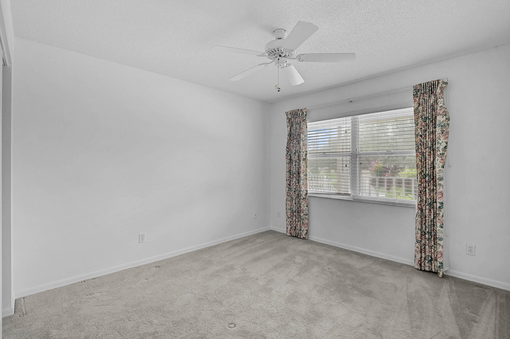 811 Waterside Dr - Unit #205-33