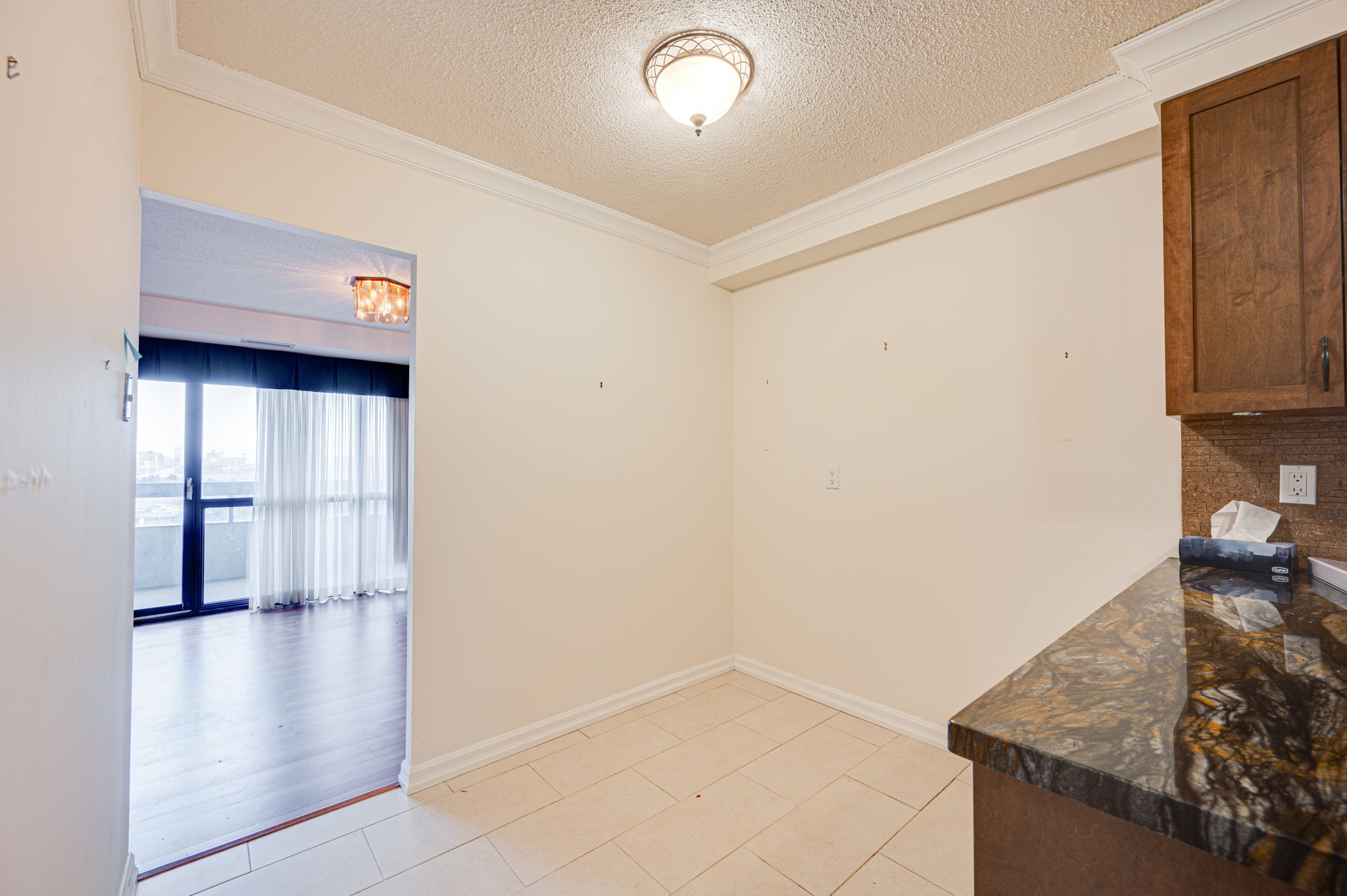 8111 Yonge St Unit 1507 Markham, ON L3T 4V9