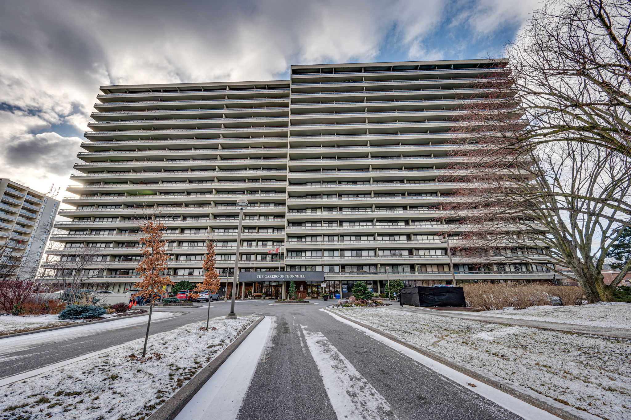 8111 Yonge St Unit 1507