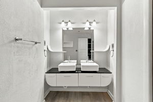 Photo 37